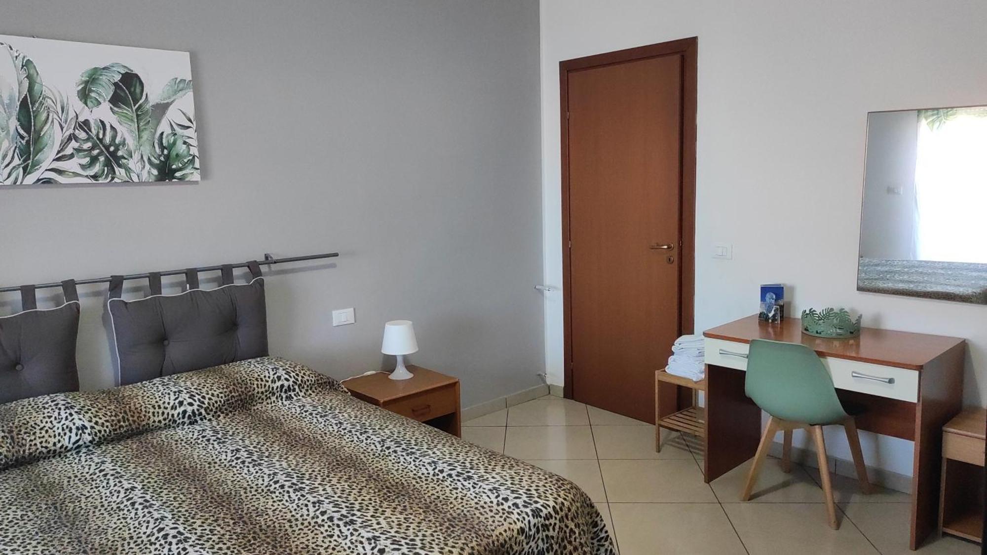 Bed And Breakfast Oasi Реджо ди Калабрия Стая снимка