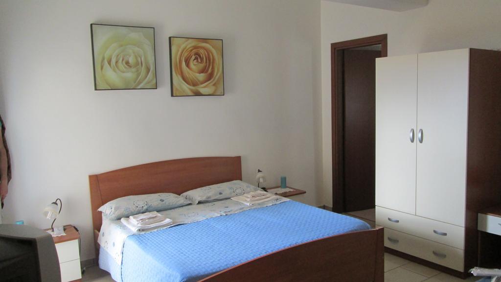 Bed And Breakfast Oasi Реджо ди Калабрия Стая снимка